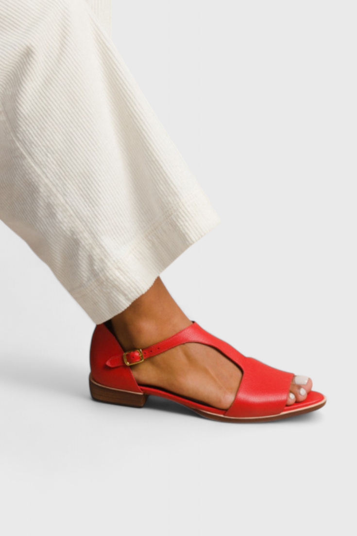 Doina Elegante Sandali in Eco-Pelle con Punta Affusolata e Tacco Basso